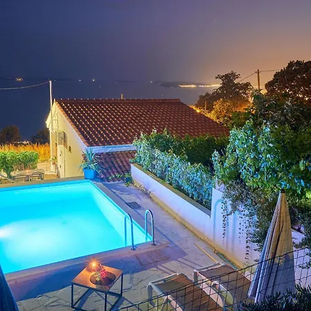 Gorgeous In With House Sea View Holiday home *