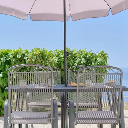 Сasa de vacaciones Gorgeous In With House Sea View