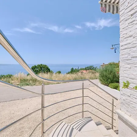Gorgeous In With House Sea View *